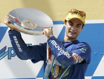 Pedrosa celebra un dels seus tres títols. REPSOL