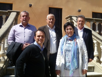 Els candidats Trobalón (PP), Pujol (ERC), Cases (PSC), Assens (SI) i Baliarda (CiU), en una imatge d'arxiu. X.A