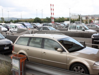 Circulació de vehicles al peatge de La Roca del Vallès, a l'AP7 ACN