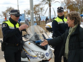 Aina Calvo, alcaldessa socialista de Palma, en la presentació de nou material mòbil de la policia local ARXIU