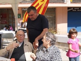 Josep Coll és felicitat pel republicà Josep Pujadas. ERC