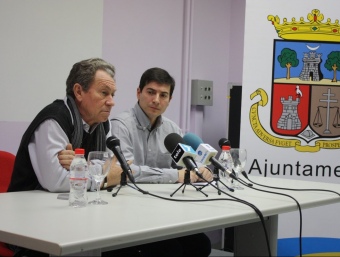 José Luis Andrés Chavarrías (a l'esquerra) en conferència de premsa. ARXIU