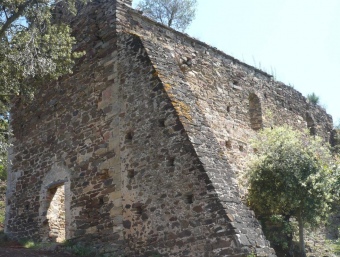 L'església vella de Vall-llobrega  és dels egle XI. A.V