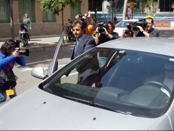 Lluís Corominas, ahir en sortir de l'Audiència de Barcelona. Avui declararà com acusat de matar un suposat lladre al carrer, davant la casa dels seus sogres, el 2006. QUIM PUIG