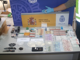 La Policía Nacional ha detingut set persones i ha comissat, entre altres, 6.700 euros, estupefaents i esteroides CNP
