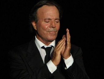 Julio Iglesias en una de les seves últimes actuacions en el festival de Cap Roig PERE DURAN