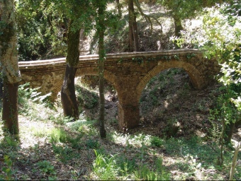 Un dels aqüeductes del sistema hidràulic de can Vilallonga, a Cassà. O.M