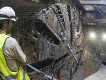 Dues tuneladores, la Barcino i la Gerunda, han estat necessàries en el projecte per fer el pas subterrani per les ciutats de Barcelona i Girona LL.SERRAT