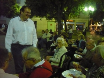 Estanis Fors, ahir al vespre al sopar de final de campanya que van fer a la plaça de l'Església. E.F