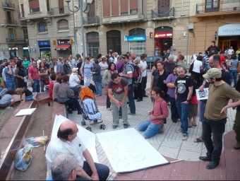 Les protestes dels indignats també han arribat a Tortosa. GUSTAU MORENO