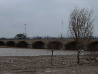 Llit del riu Algar al seu pas sota el pont després de les obres de condicionament. ARXIU