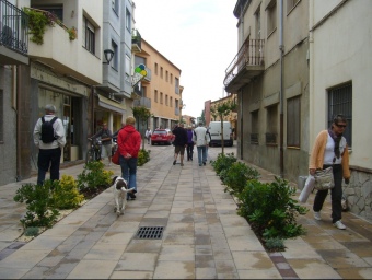 Una imatge del carrer Verge del Portalet, reformat dins la primera fase del pla de regeneració urbana. M.V
