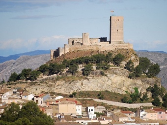 Panoràmica del Castell de Biar situat al pujol que domina la vall. B.SILVESTRE