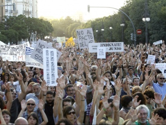 Manifestació del 15-M ahir diumenge a València. EFE
