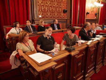 La decisió de l'Estat de tancar l'aixeta al crèdit als Ajuntaments va provocar la primavera de 2010 plens extraordinaris, com el de Tarragona (a la imatge) el març de l'any passat per contractar nous crèdits. JUDIT FERNANDEZ