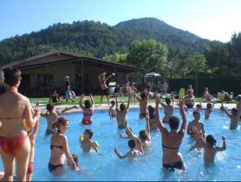El càmping Prades Park va organitzar a la tarda activitats diverses a la piscina
