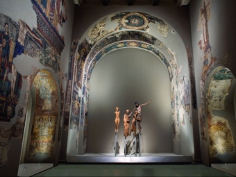 La sala de les pintures murals de Sorpe ha incorporat escenogràficament els Davallaments de la Creu de Santa Maria de Taüll MNAC