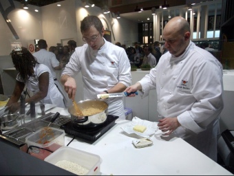 Una demostració de cuina catalana al saló Alimentària, el 2010.  ARXIU / QUIM PUIG
