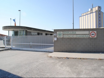 L'Estació Duanera Lleidatana, Edullesa, propietat de les institucions, s'ubica al polígon industrial El Segre de Lleida. J.TORT