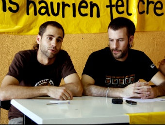 Miquel Coma i Jordi Garcés, els dos joves encausats per boicotejar el toro del Bruc, avui a Manresa ESTEFANIA ESCOLÀ / ACN