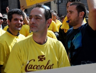 Empleats de Cacaolat en una recent acció de protesta a la plaça de Sant Jaume ACN