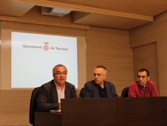 Pérez, Navarro i Salvadó valorant ahir la situació sanitària a Terrassa JORDI ALEMANY