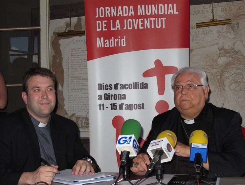 El bisbe de Girona, Francesc Pardo, a la dreta, amb el delegat episcopal de Pastoral amb Joves, Jordi Callejón J.N