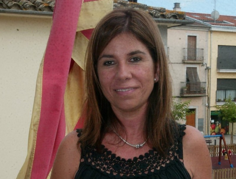 Olga Guillem al balcó de l'Ajuntament de Vilobí. J. SABATER