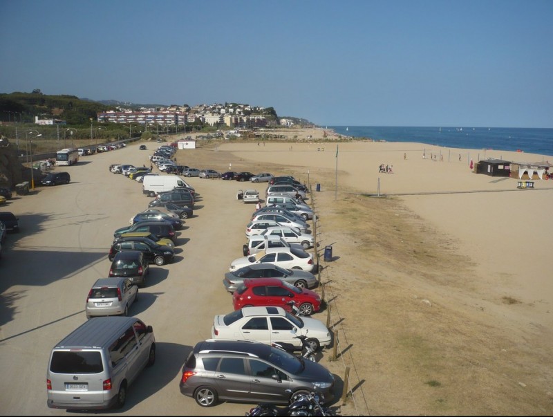 L'extensa platja del Cabaió que uneix Canet i Arenys de Mar i que encara no s'ha pogut urbanitzar. E.FERRAN