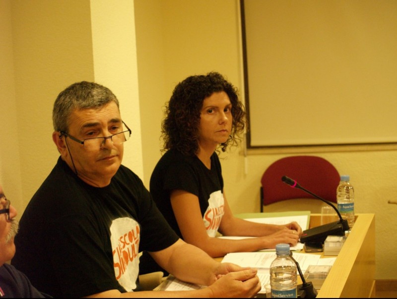 Pep Val i Isabel Martínez als seients de regidors a l'Ajuntament. ESCORCOLL