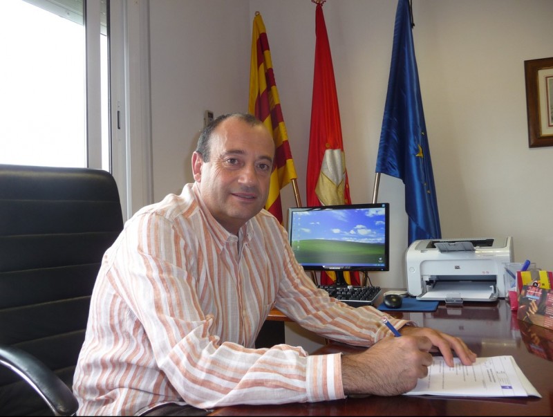 Pere Vega en el despatx d'alcaldia en una imatge presa
