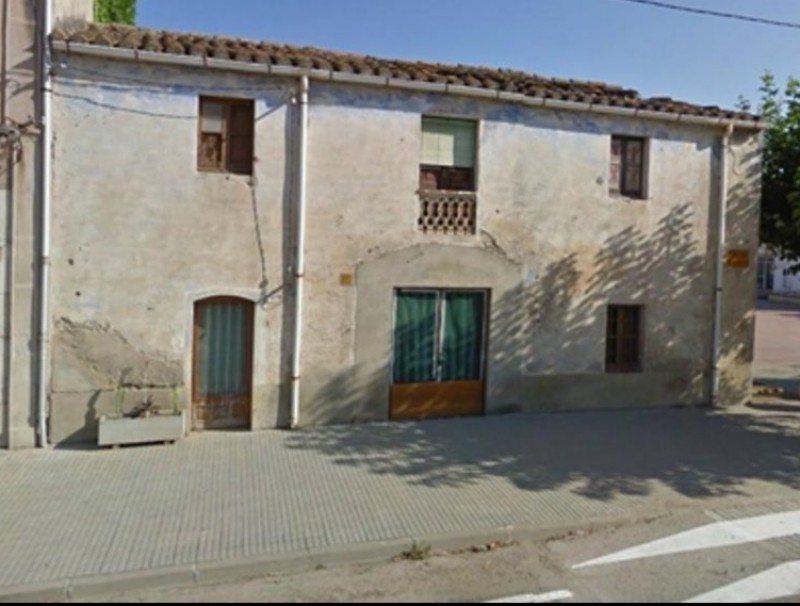La casa ocupa situada a l'Avinguda Catalunya número 17 de Sant Joan de Mollet on van trobar l'home EL PUNT