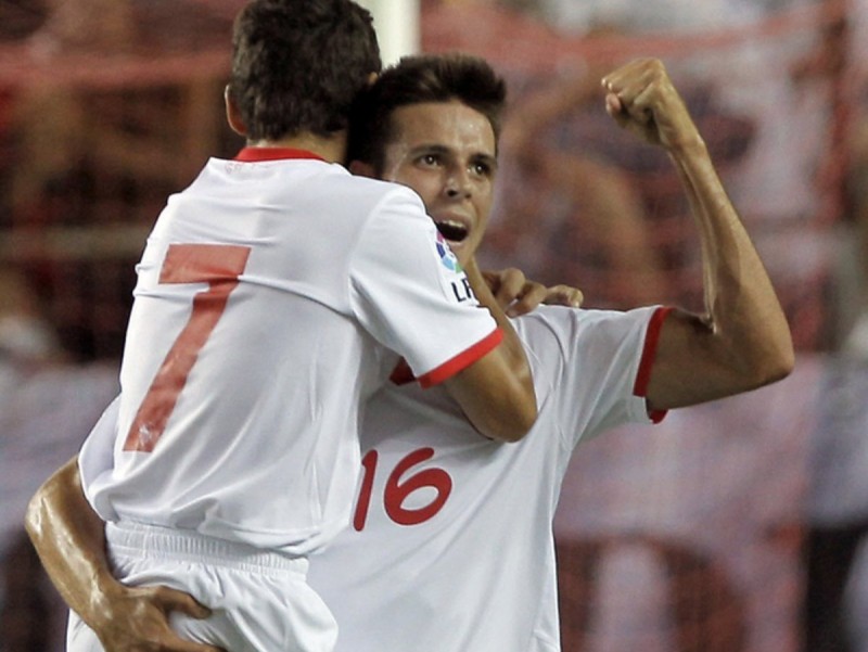 Navas i Manu del Moral celebrant el segon gol EFE