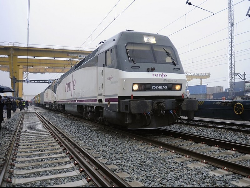 El primer tren de mercaderies, que va sortir de Barcelona amb destinació a Lió, el desembre de l'any passat JOSEP LOSADA Ò. PALAU