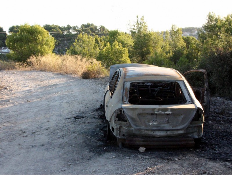 Lloc on es va trobar la donan apallissada, al costat d'un cotxe cremant entre el carrer d'Astúries i el carrer de Granada de Canyelles