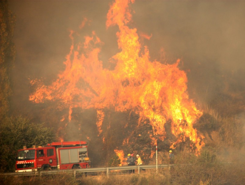 El foc ha arribat a la carretera, N-260, prop del poble de Rubió ACN