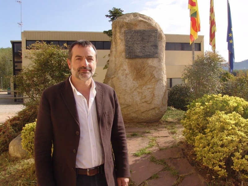 Josep Roquet,(CiU) davant l'Ajuntament J.M.S