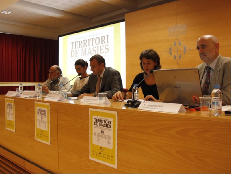 El projecte es va presentar a la Diputació de Lleida i va presidir l'acte el vicepresident del Patronat de Turisme, Gerard Sabarich (al centre) ACN