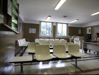 Una sala d'espera a l'hospital Trueta de Girona on l'activitat es va ressentir ahir de la convocatòria de vaga dels metges LLUÍS SERRAT 