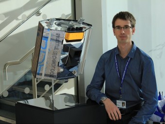 Jordi Barrera treballa projectant satèl·lits espacials a la Gran Bretanya EL PUNT AVUI