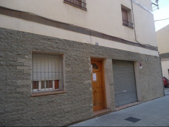 El bordell, situat al número 25 del carrer del Turó de Girona, on la Policía Nacional va trobar el contracte.  CNP