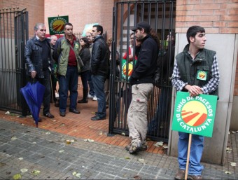 La concentració d'UP davant la subdelegació del govern espanyol a Girona ANNA CAMPS / ACN