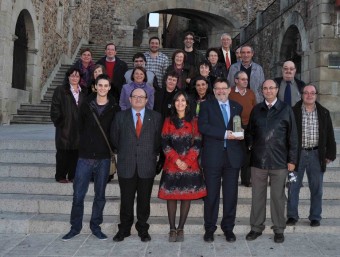 Els alcaldes de les ciutats Patrimoni de la Humanitat envolten l'alcalde de Morella. ELPUNT/AVUI