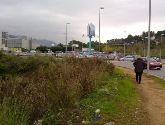 Aspecte de la carretera d'accés a l'Hospital comarcal de la Ribera. CEDIDA