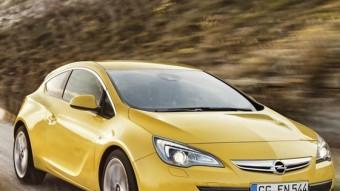 Les llandes de grans dimensions reforcen l'esveltesa i esportivitat del Opel Astra GTC. 