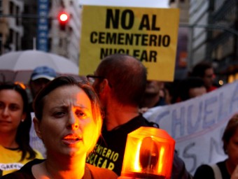 Una de les manifestacions en contra del cementiri nuclear a Zarra ARXIU