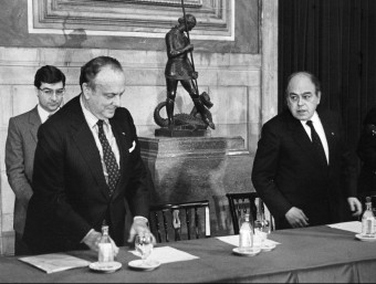 Manuel Fraga i Jordi Pujol junts al palau de la Generalitat en una imatge del 1988 MIQUEL ANGLARILL / ARXIU