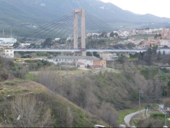 Pont Nou que separa les dues vessants de la ciutat. ESCORCOLL