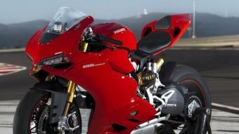 De la Ducati 1199 Panigale, la moto que més va destacar l'any passat al Saló de Milà, n'hi ha tres versions: la bàsica i dues amb més equipament tecnològic: la S i la S Tricolore