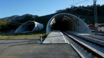 Túnel del Pertús de la línia ferroviària d'alta velocitat, el pas transfronterer del Mediterrani que havia de donar servei també al corredor central JOAN SABATER